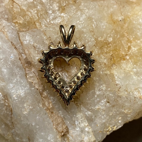 Diamond Heart 10k Gold Pendant - Picture 5 of 6